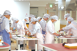 札幌保健医療大学2栄養学科 月刊クォリティ