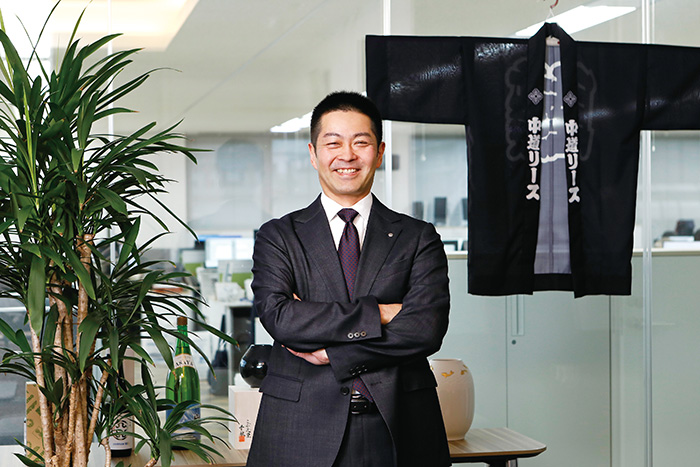関崇博氏
