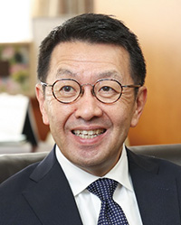 中田　真光理事長
